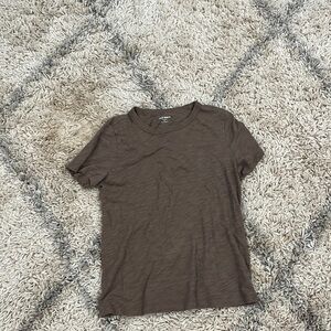 Women’s Gap tee shirt.